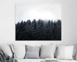 Egy hangulatos erdőt ábrázoló fali kép