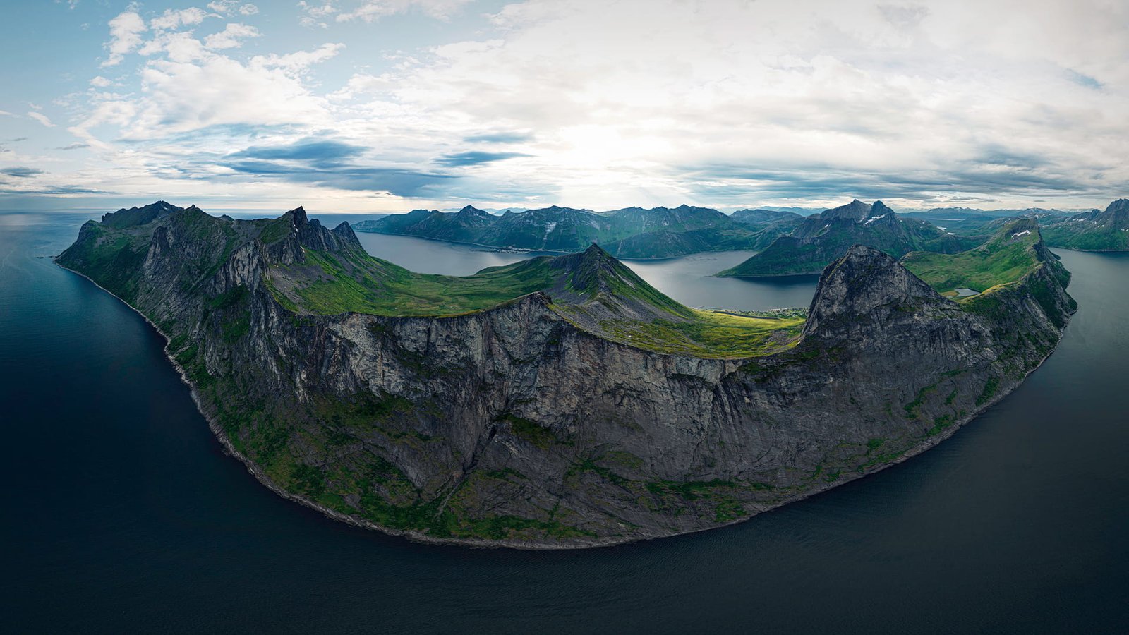 A thumbnail of a 360-degree view of some mountains of Segla in Norway